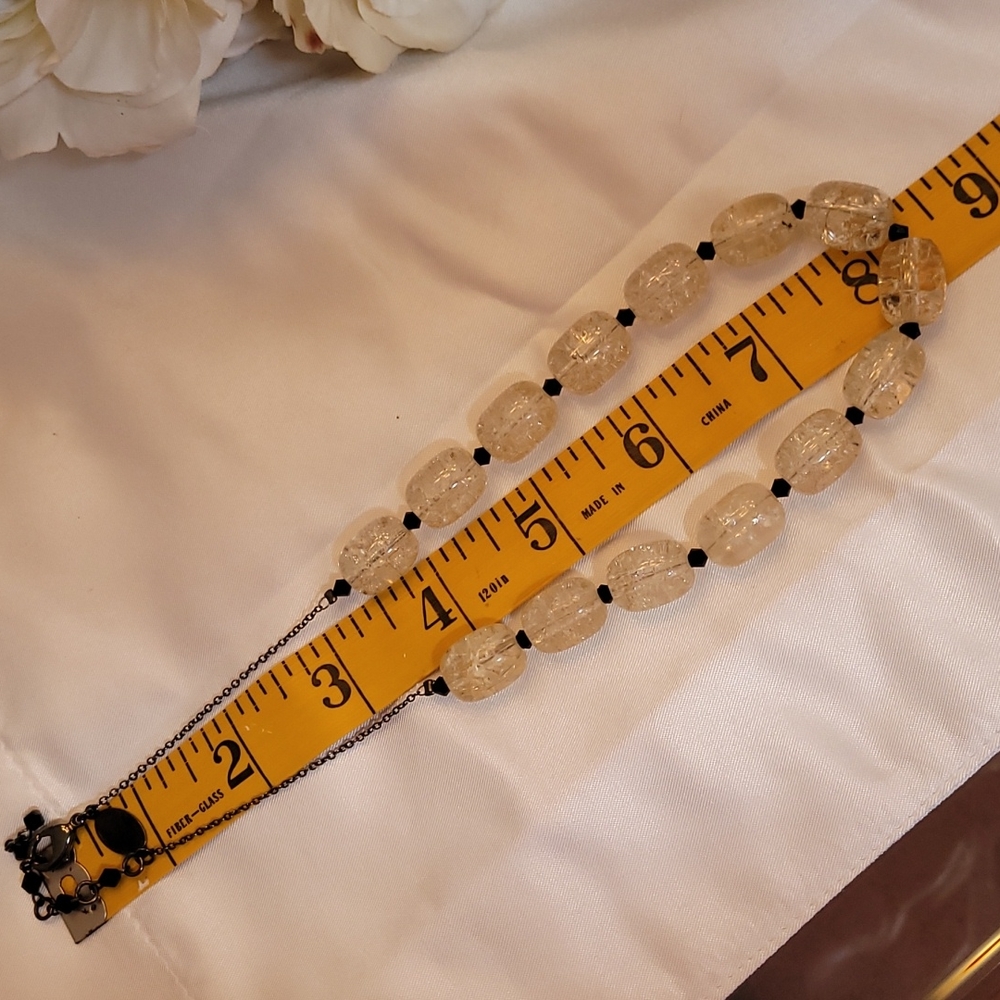 White House Black Market 16" beaded necklace - Picture 3 of 7